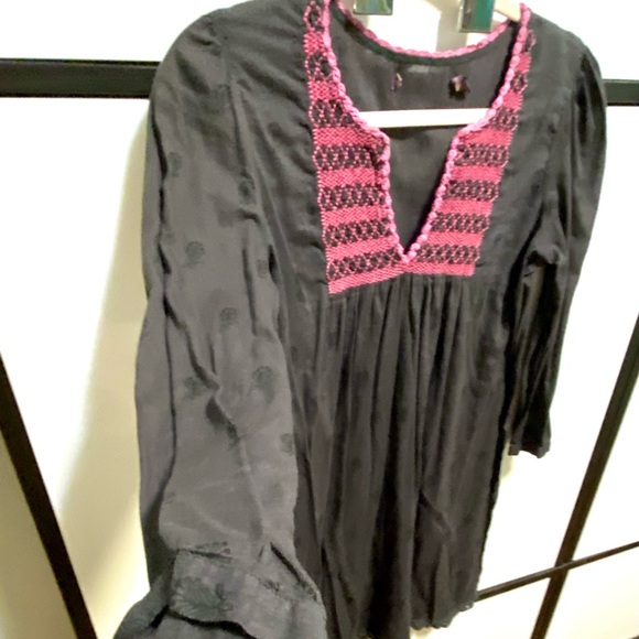 Boho Lightweight 🇦🇷Rapsodia brand black and magenta embroidered Long Tunic - Picture 9 of 11